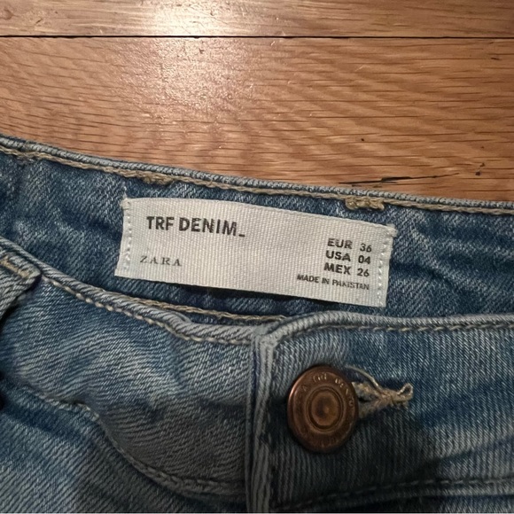 Zara Cutoff Jean Shorts - Picture 2 of 3